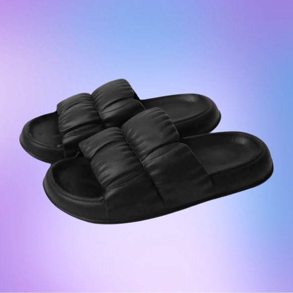 Cloudies Shoes - NEW ☁️ THE CLOUDIES™ MULES cloud slippers / sandals in black. Size 5.5